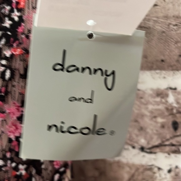 Danny and Nicole Sleeveless Dress - Picture 4 of 7